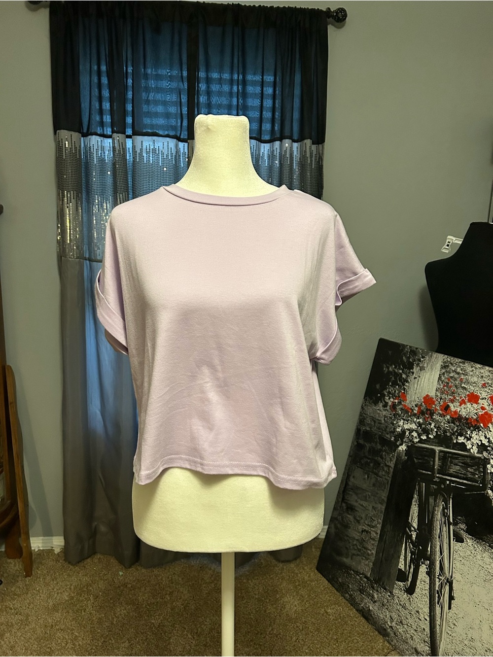 Lavender Short Sleeve Women's Tee - Brand Unspecified